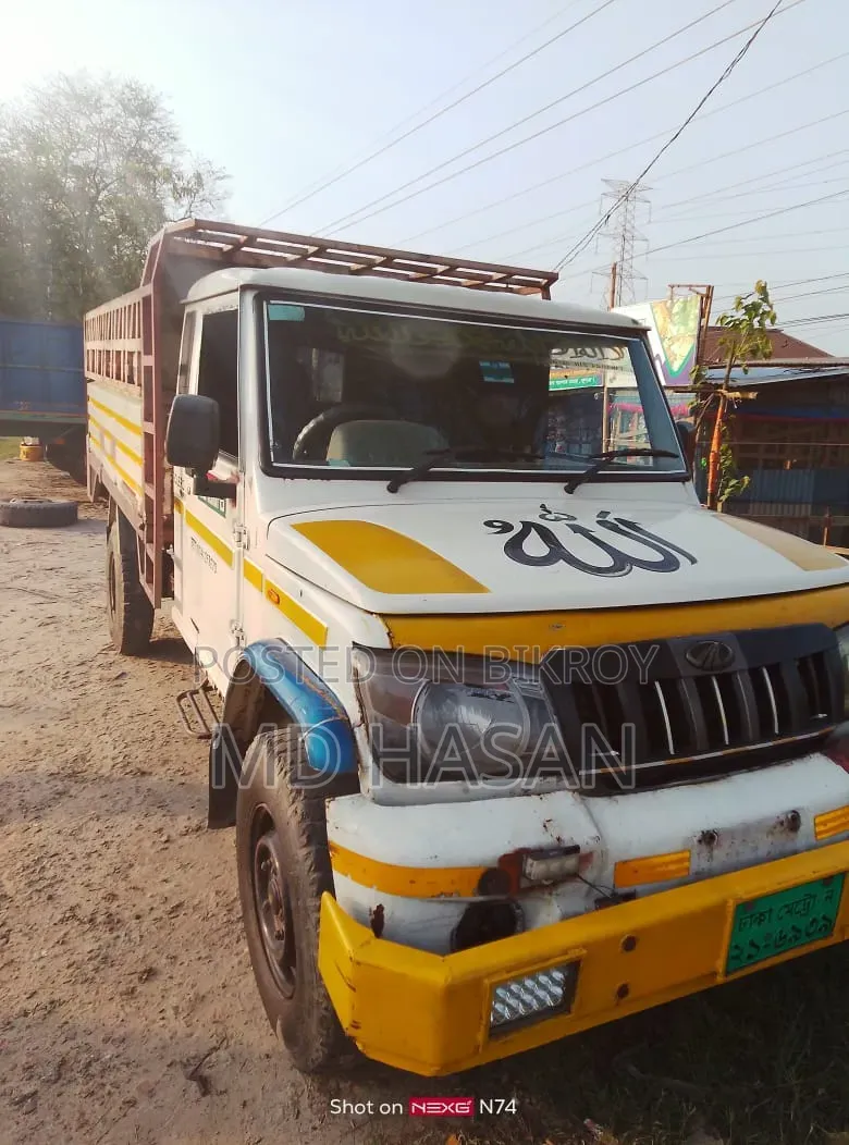 Mahindra (9f)