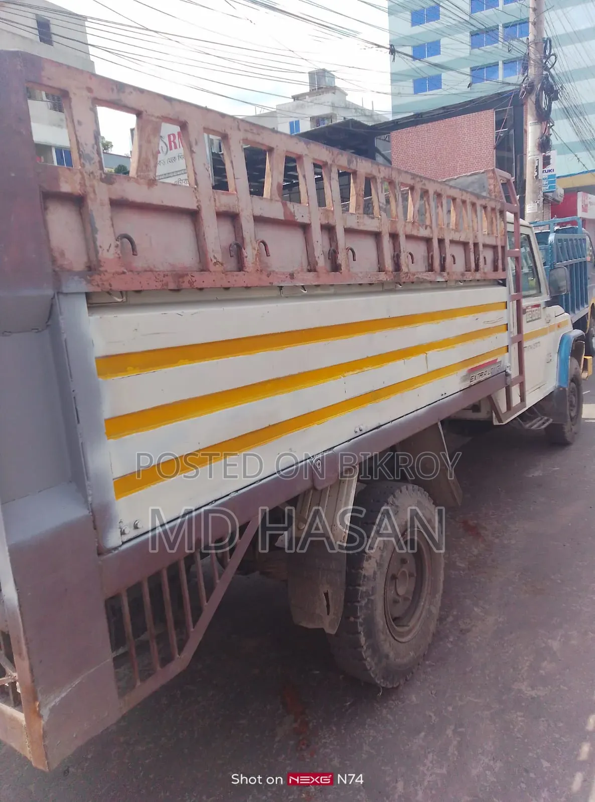Mahindra (9f)