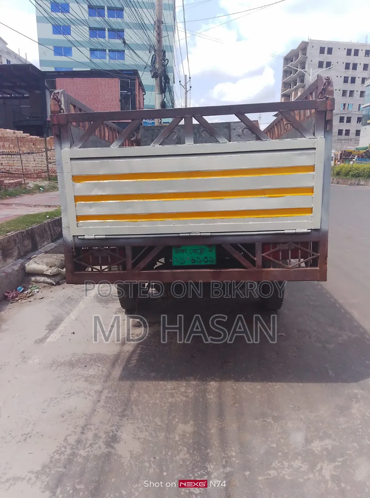 Mahindra (9f)