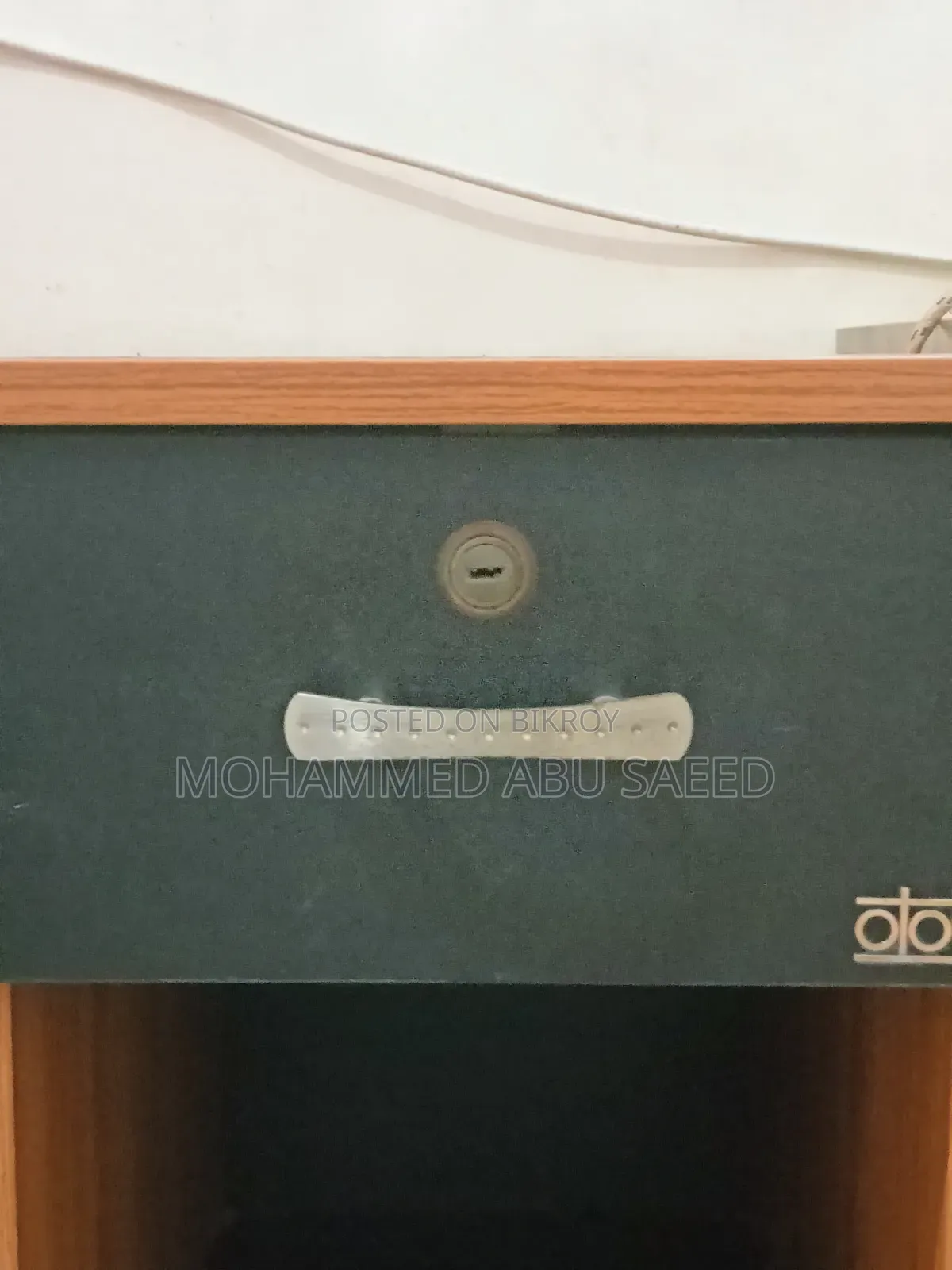 Otobi Table