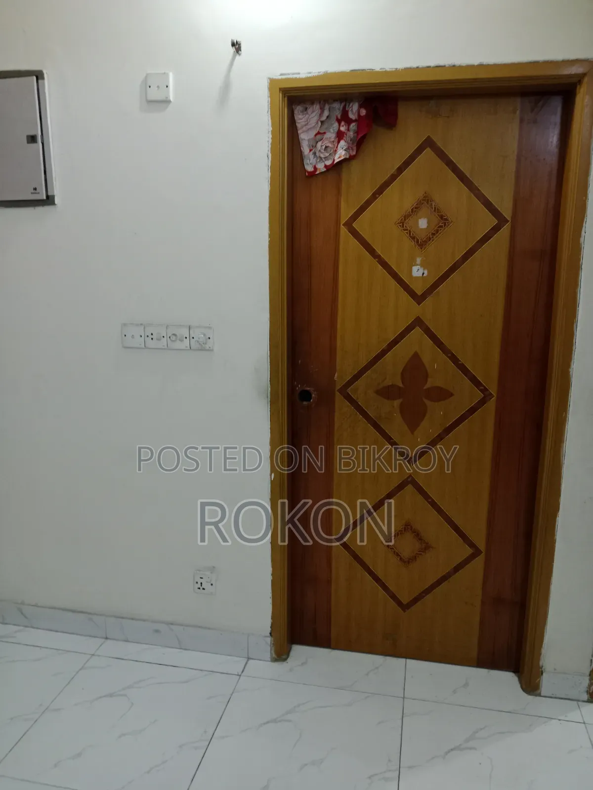 3-bedroom Shared Apartment in Halishahar for rent