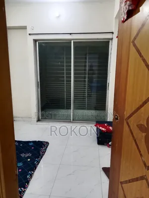 3-bedroom Shared Apartment in Halishahar for rent