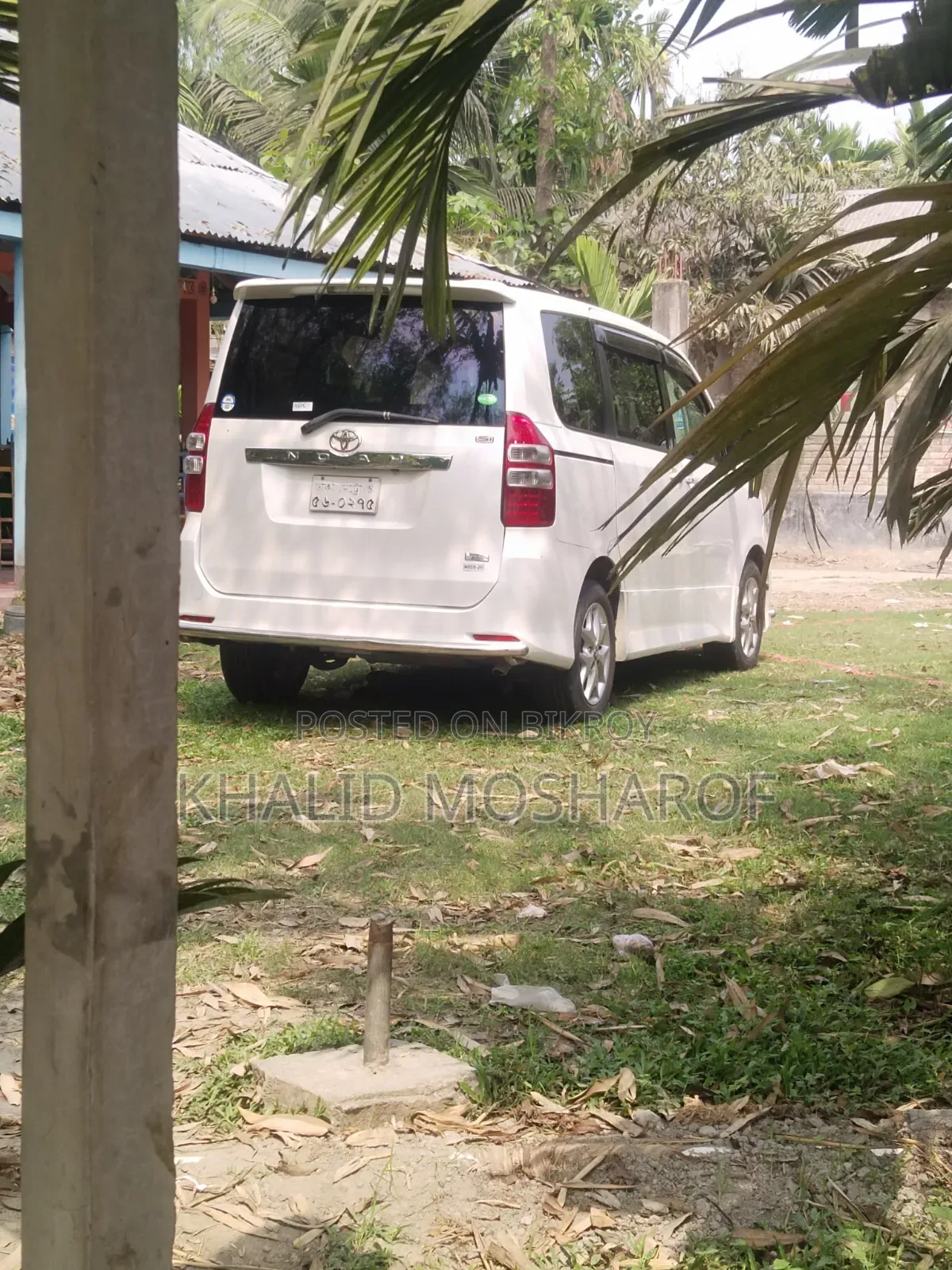 Toyota Noah 2010 Pearl