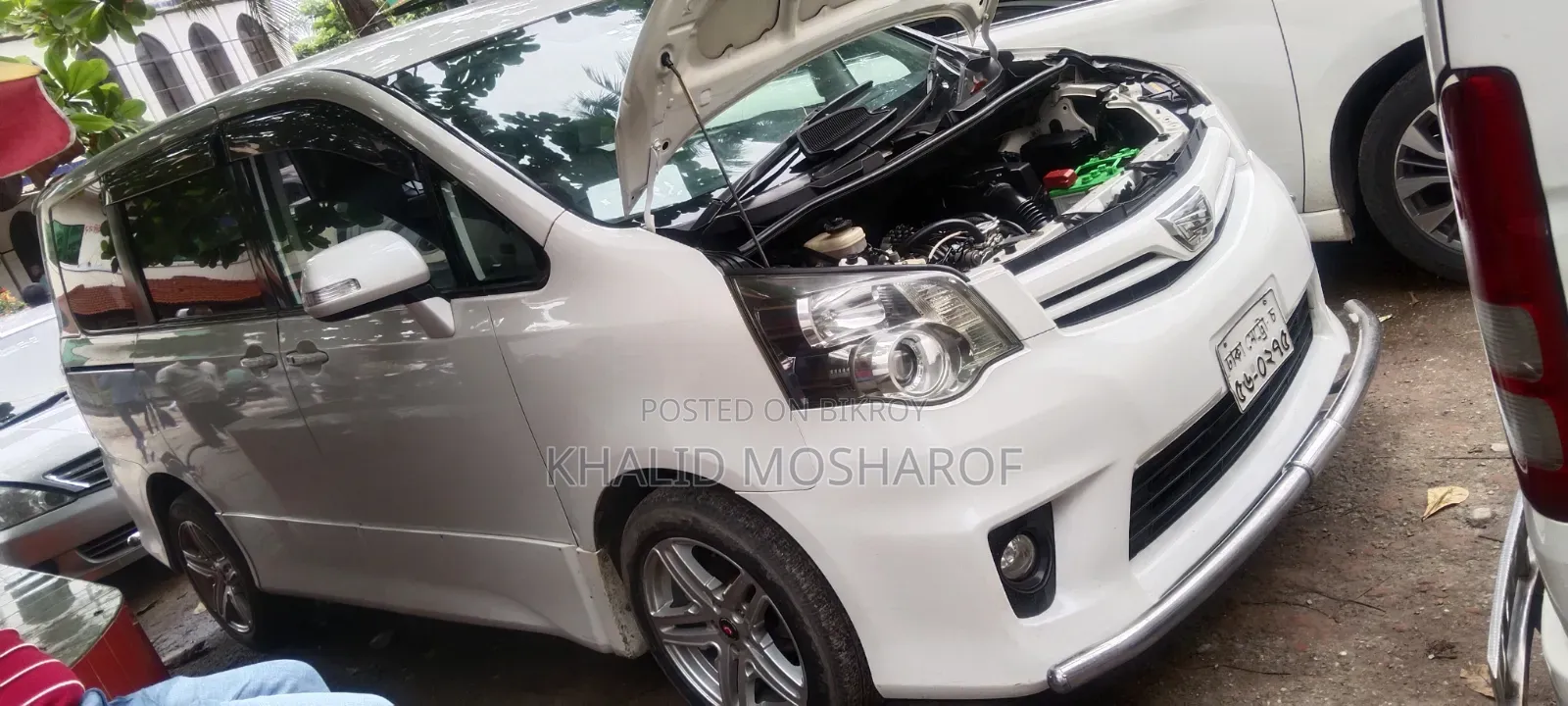 Toyota Noah 2010 Pearl
