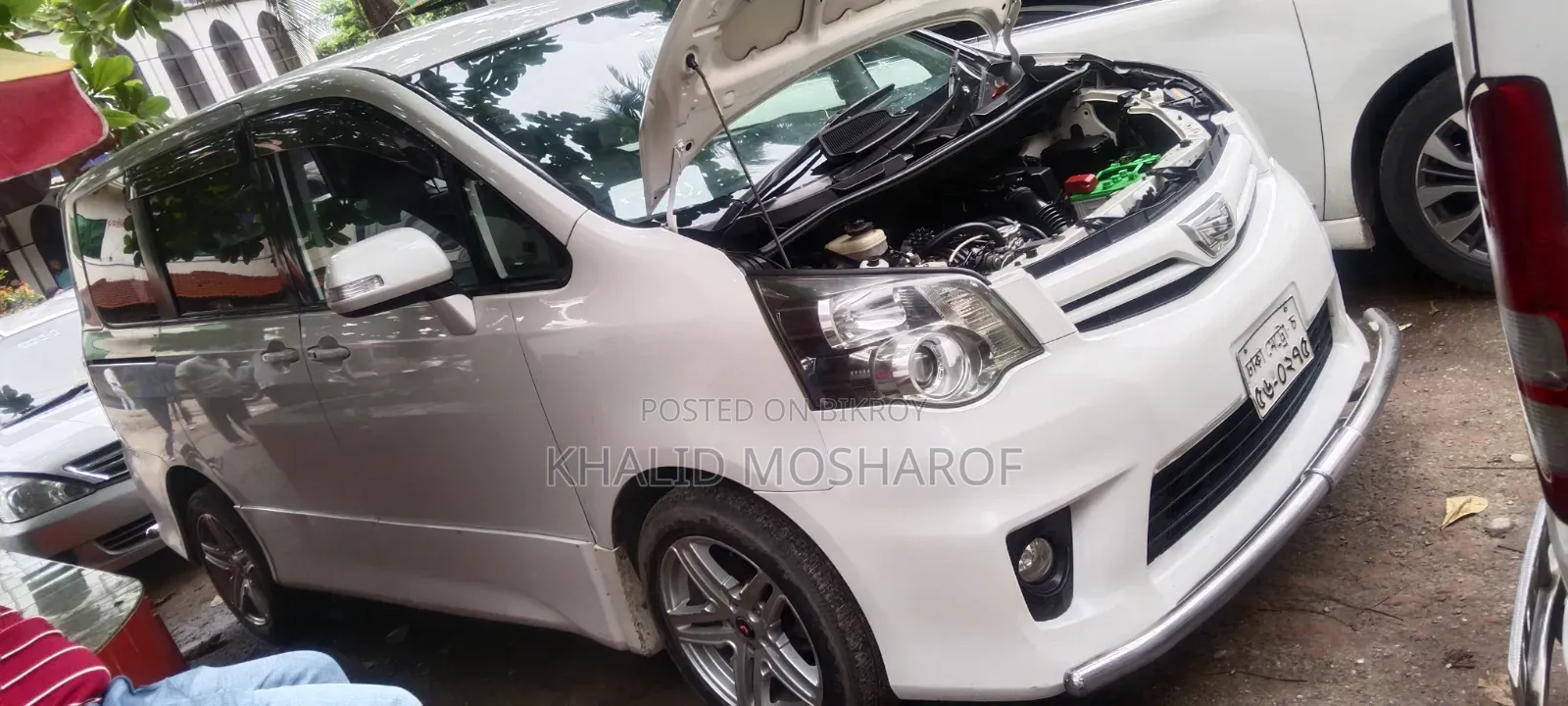 Toyota Noah 2010 Pearl