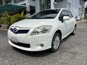 Toyota Auris 2010 Pearl