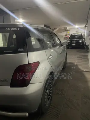 Toyota IST 2002 Silver