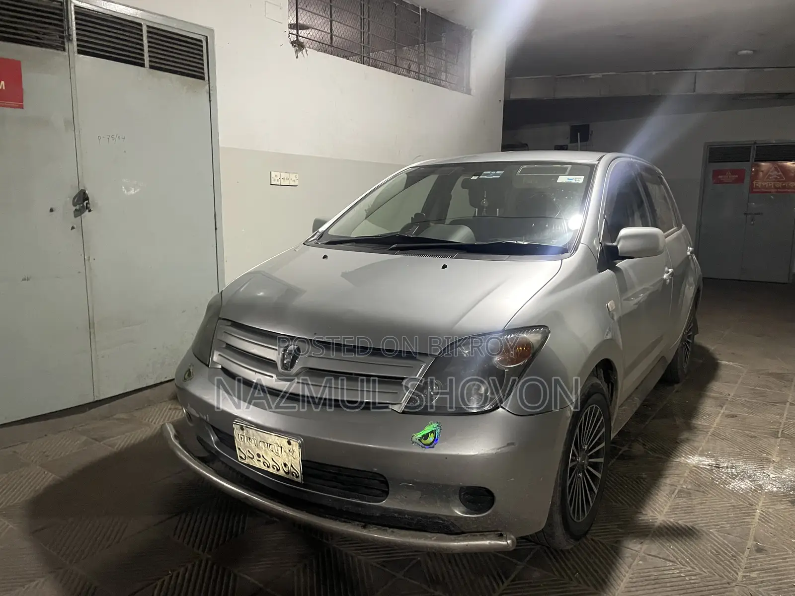 Toyota IST 2002 Silver