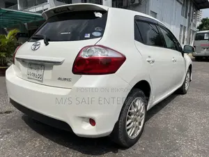 Toyota Auris 2010 Pearl