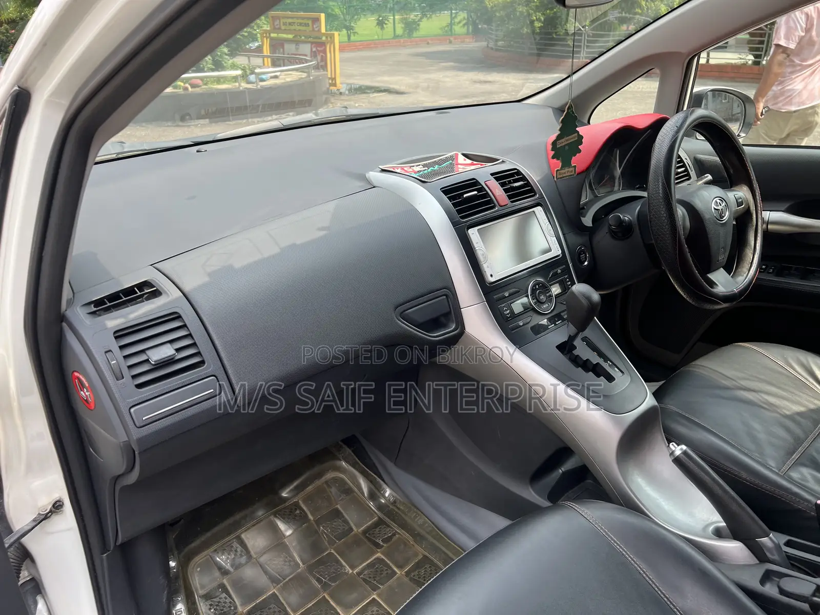 Toyota Auris 2010 Pearl