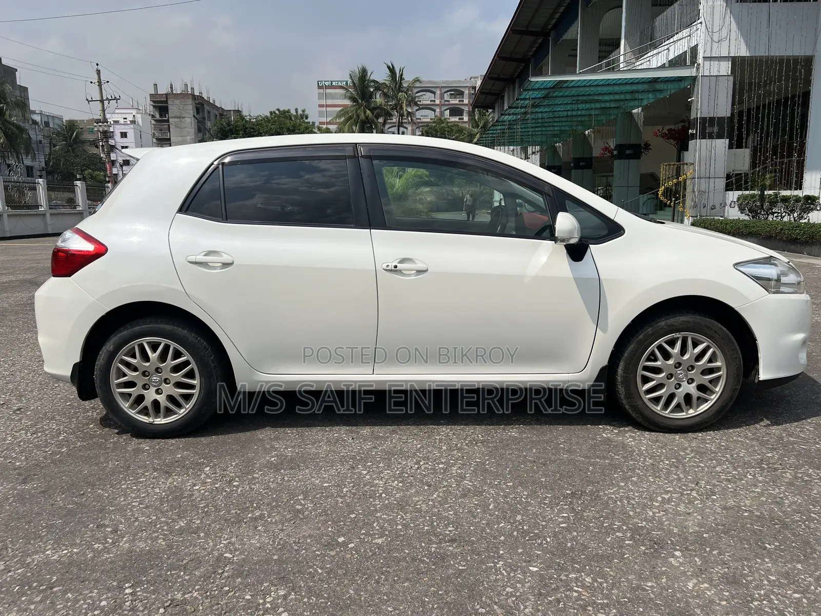 Toyota Auris 2010 Pearl