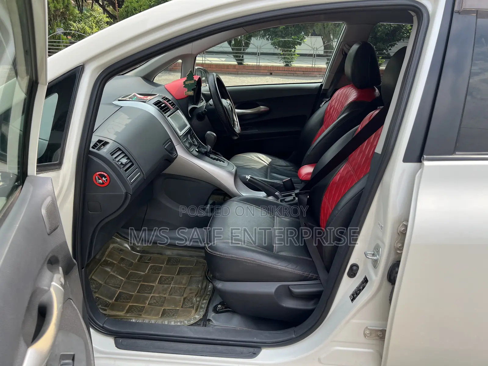 Toyota Auris 2010 Pearl