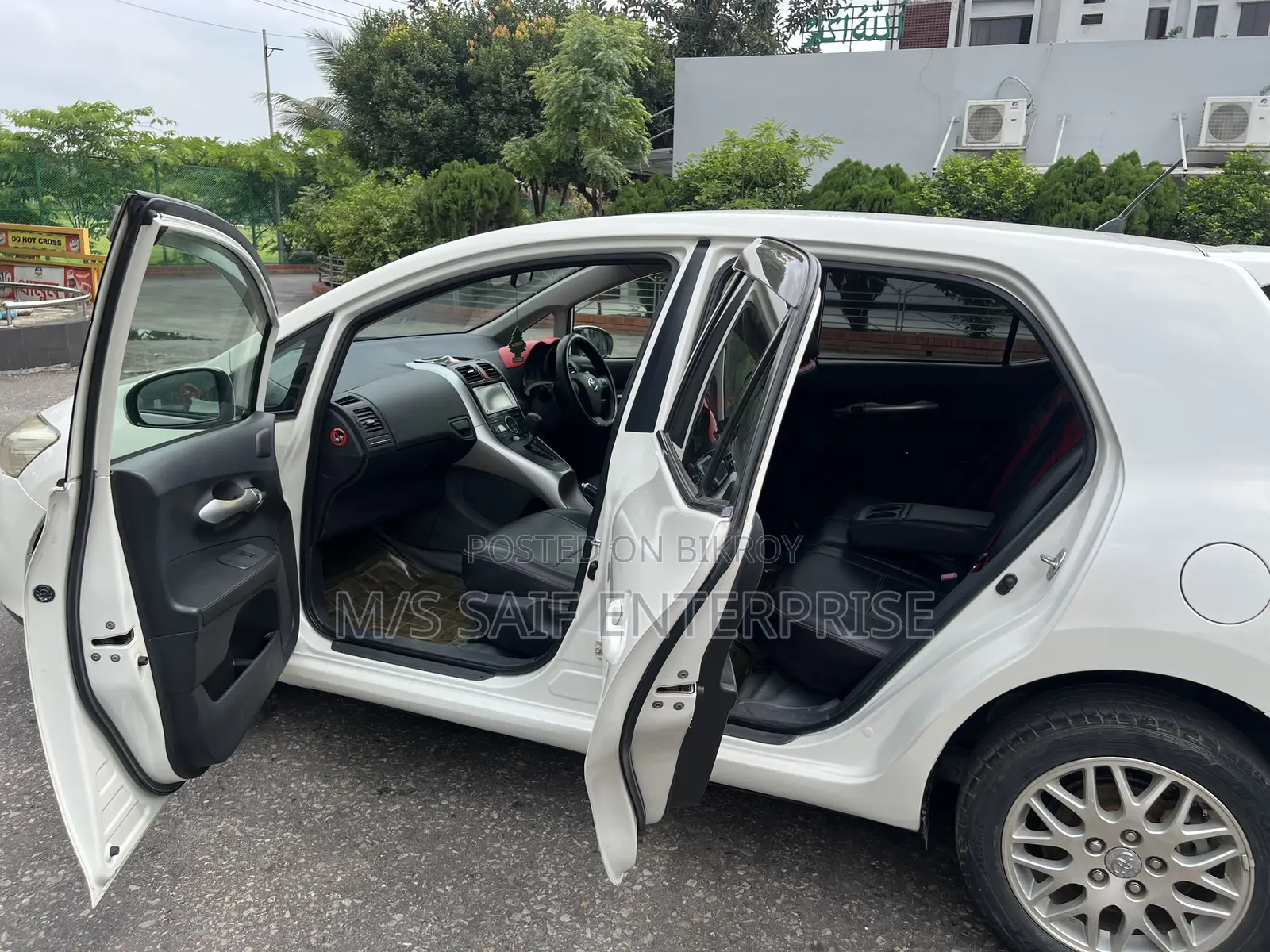 Toyota Auris 2010 Pearl