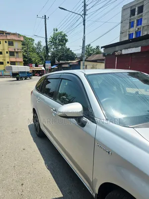 Toyota Corolla Fielder 1.5 Hybrid FWD 2014 Silver