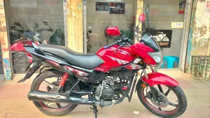 Hero Glamour 2023 Red
