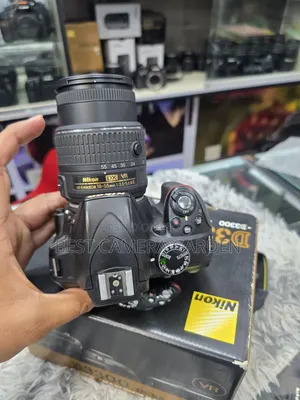 Nikon D3300 With Lens