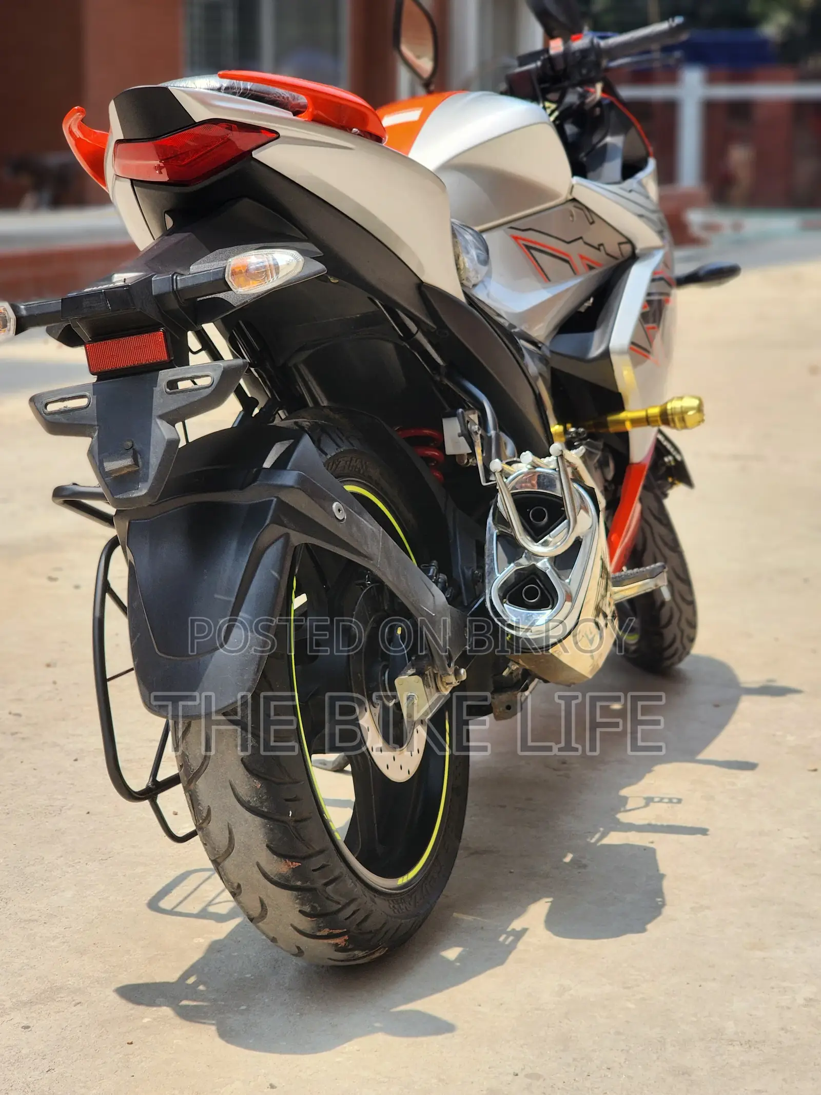 Suzuki Gixxer SF 2024 Orange