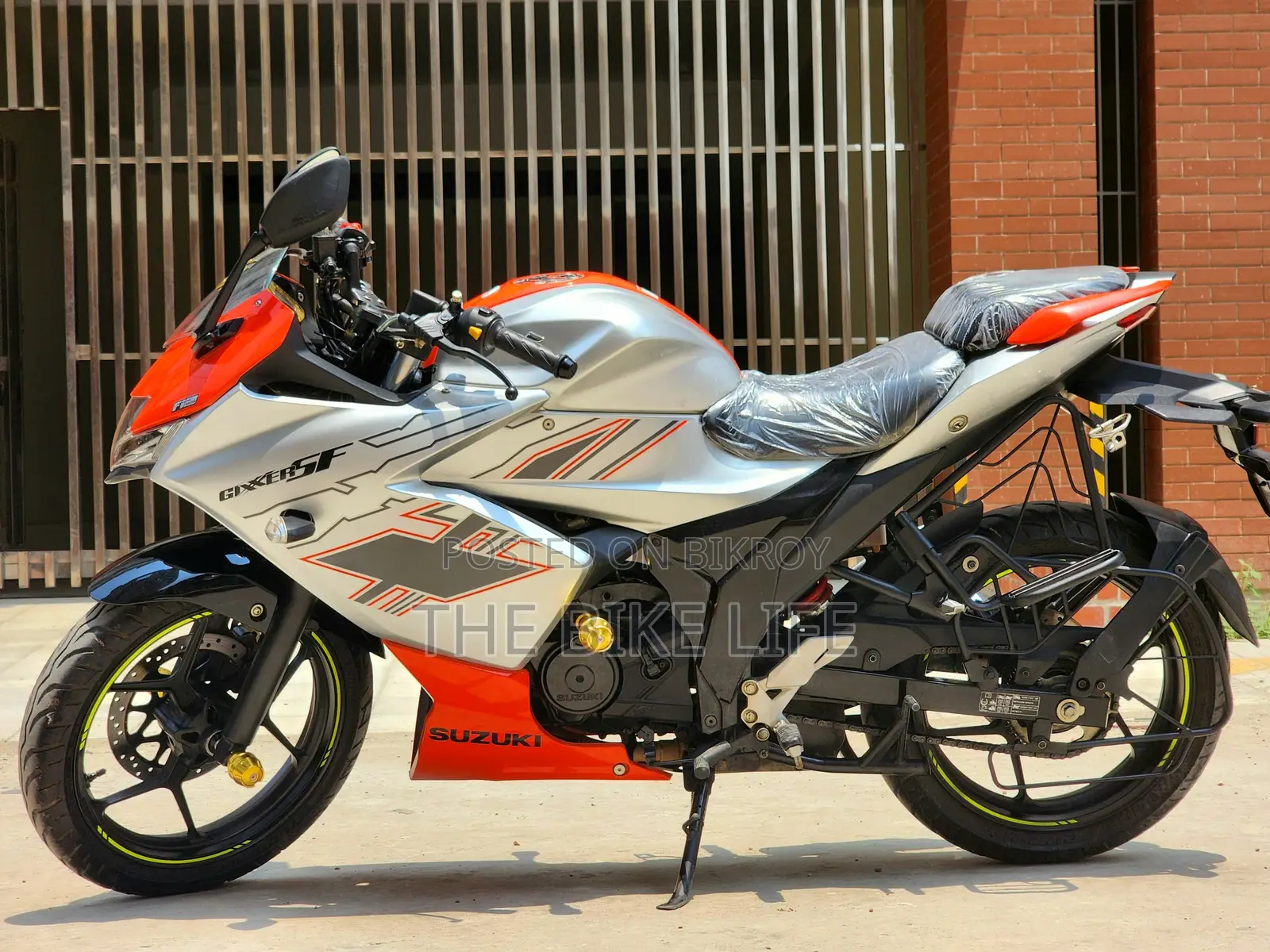 Suzuki Gixxer SF 2024 Orange