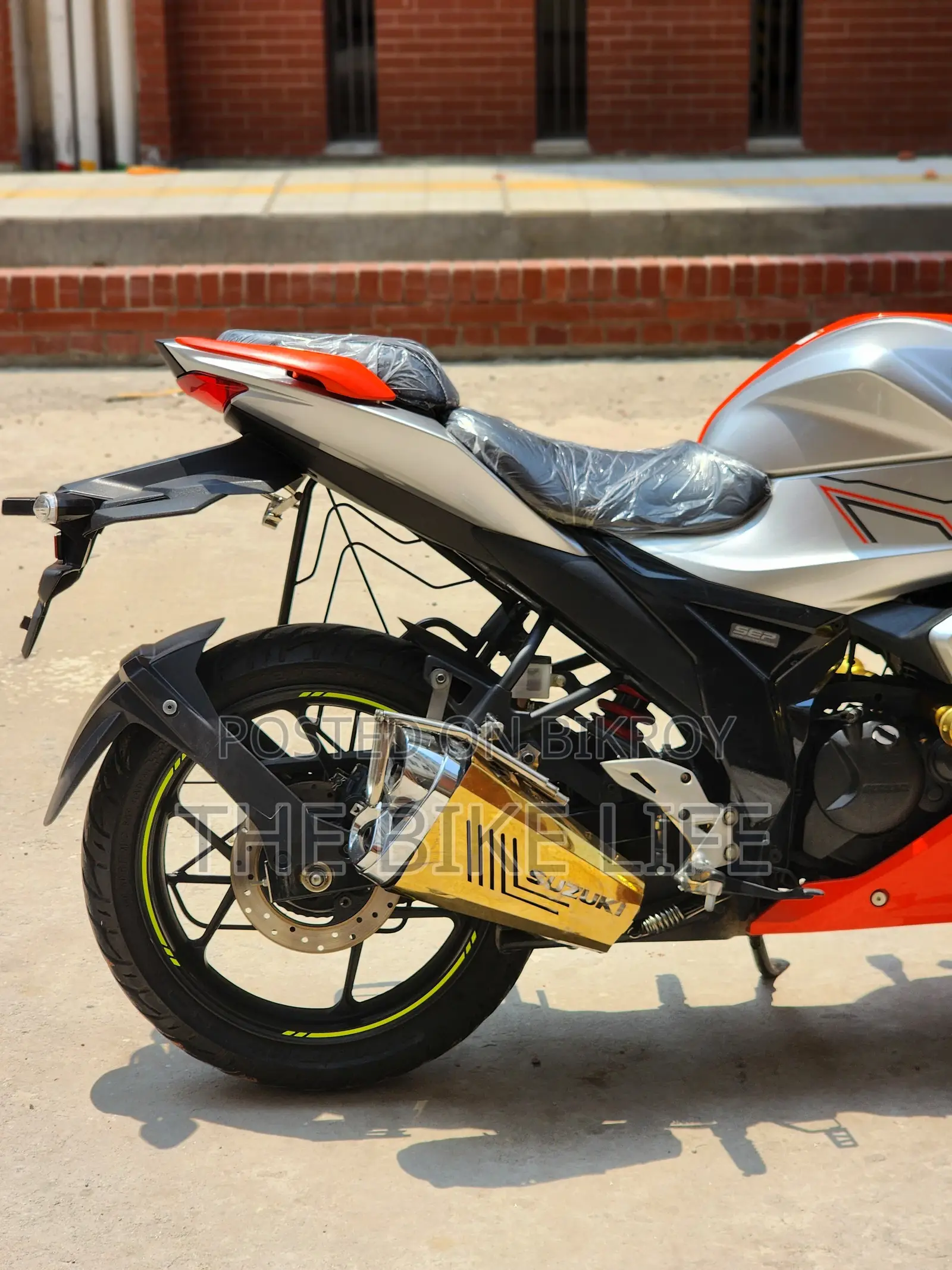 Suzuki Gixxer SF 2024 Orange