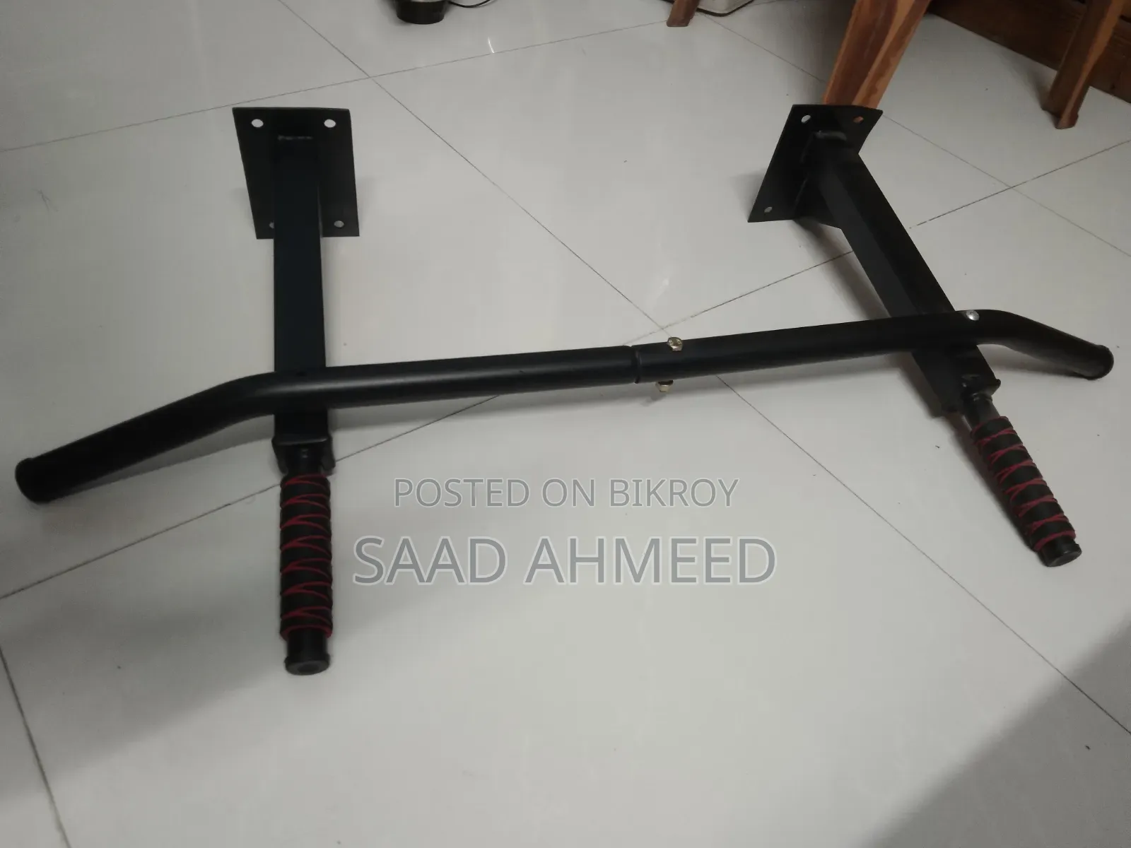 ওয়াল মাউন্টেড জয়েন্টলেস পুল আপ বার চিন আপ বার - জিম ইকুইপমেন্ট