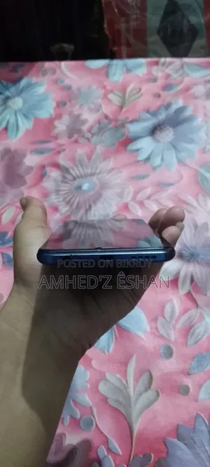 Vivo Y15 64 GB Blue