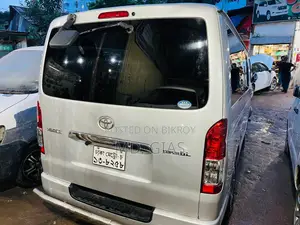 Toyota HiAce 2007 Silver