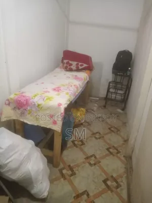 একটা চালু ফার্মেসি বেচা হইবো (ফুল রেডি দোকান)