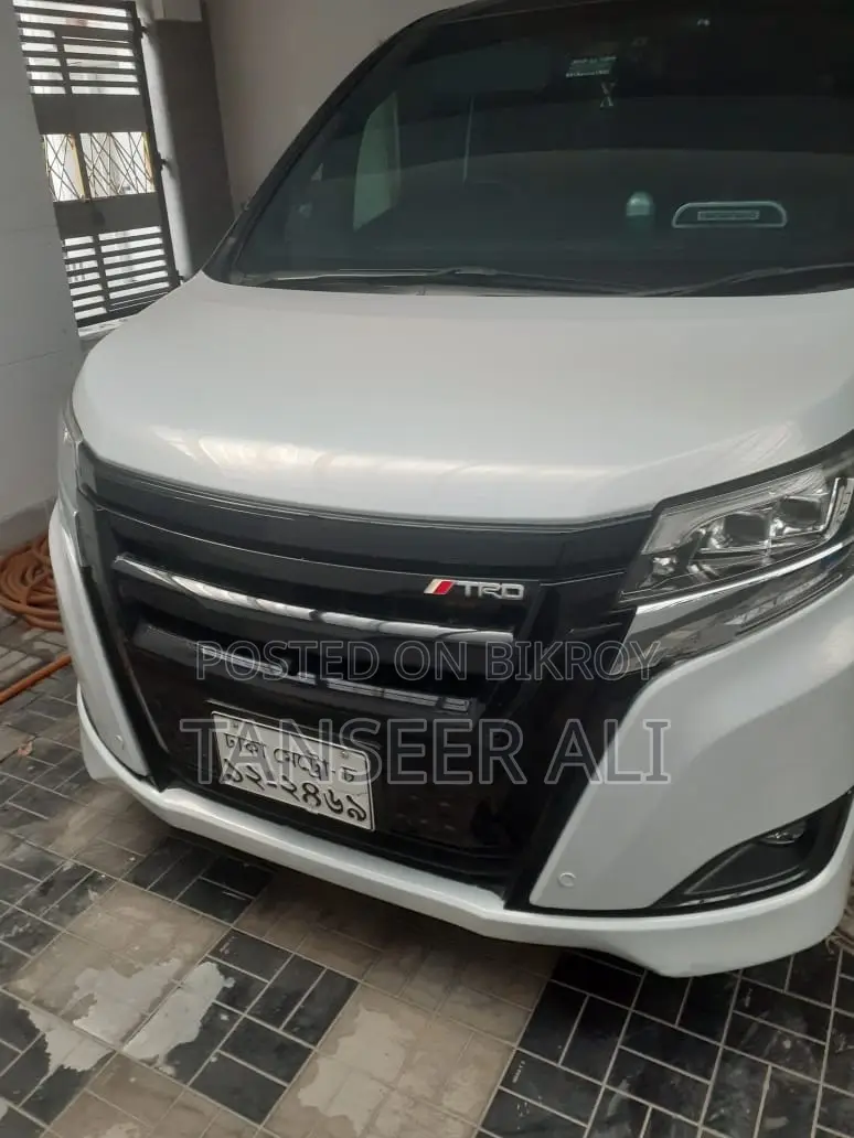 Toyota Esquire 1.8 FWD Hybrid (7 Seater) 2018 Pearl