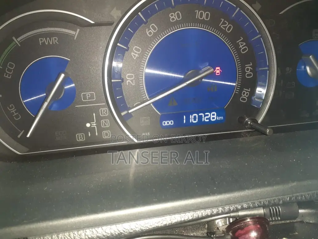 Toyota Esquire 1.8 FWD Hybrid (7 Seater) 2018 Pearl
