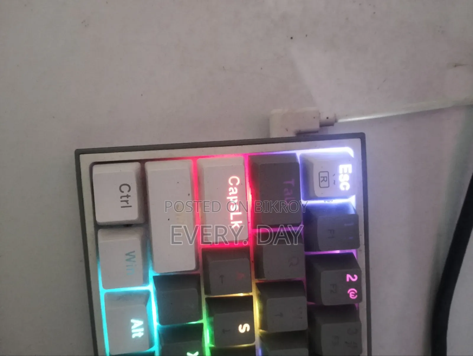 Redragon Fizz Mechanical Keyboard (Used - Like New) with Full Box
