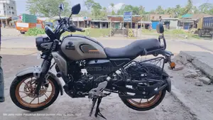 Yamaha FZ 2025 Brown
