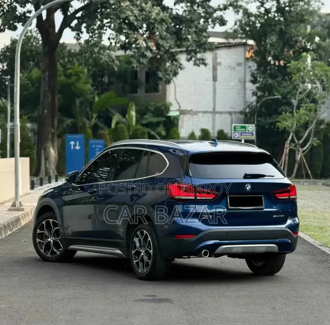 BMW X1 2022 নীল