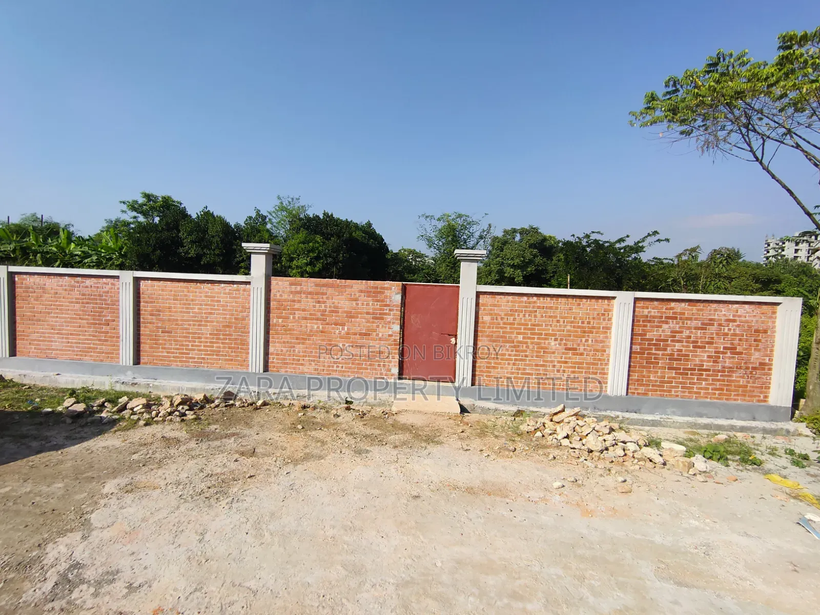 South-facing 5 katha plot in Sector 23.