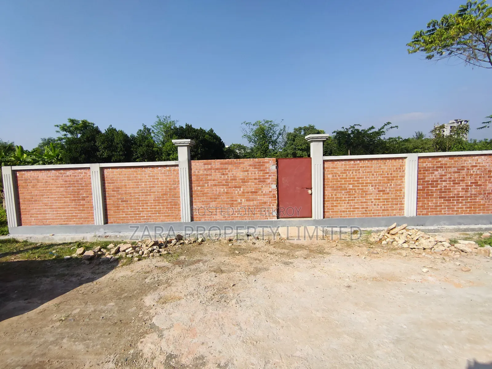 South-facing 5 katha plot in Sector 23.