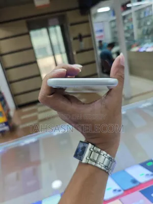 Apple iPhone 11 64 GB White