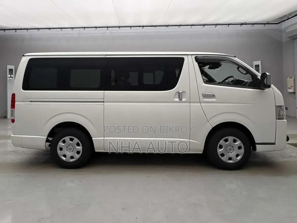 Toyota HiAce 2021 Pearl