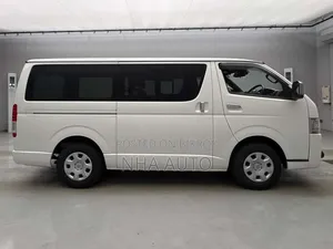 Toyota HiAce 2021 Pearl