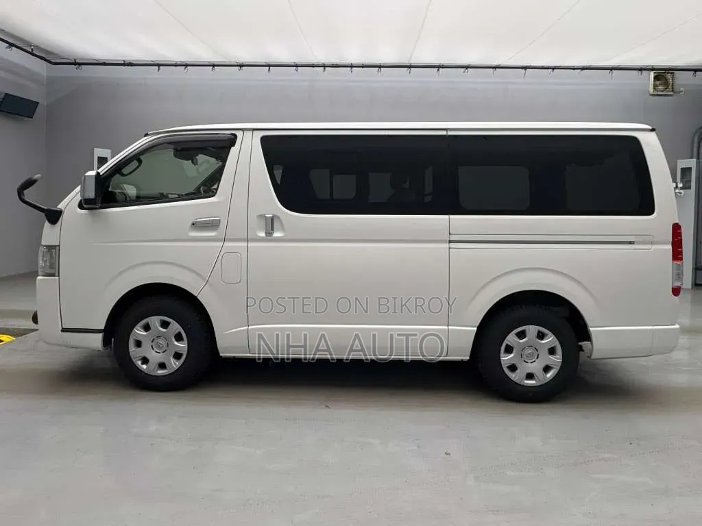 Toyota HiAce 2021 Pearl