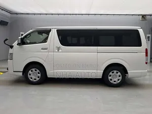Toyota HiAce 2021 Pearl