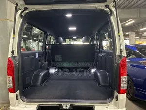 Toyota HiAce 2021 Pearl