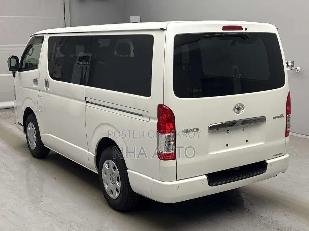 Toyota HiAce 2021 Pearl