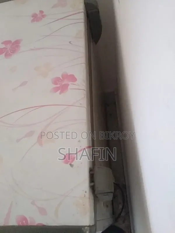ডিপ ফ্রিজ ১৪৬ লিটার