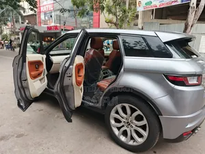 রোভার ল্যান্ড ২০১২ গ্রে