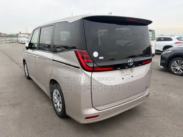 Toyota Noah 2022 Brown
