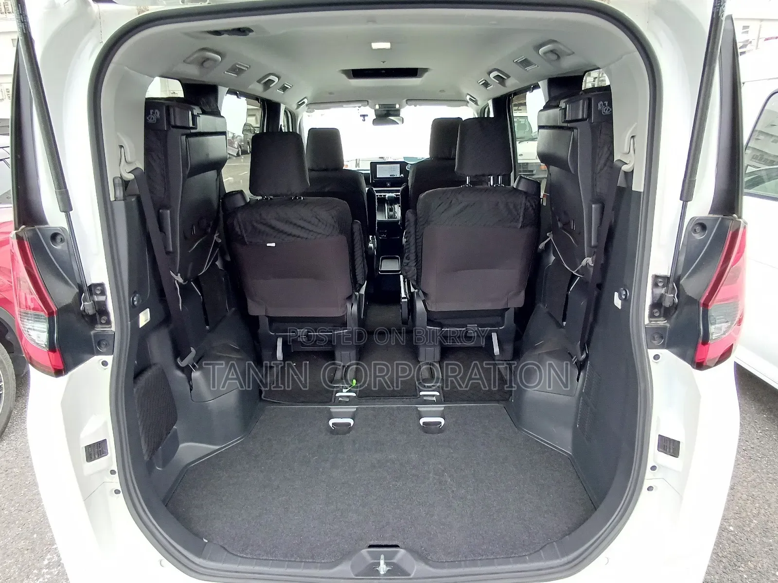 Toyota Noah 2022 Pearl