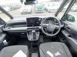 Toyota Noah 2022 Pearl