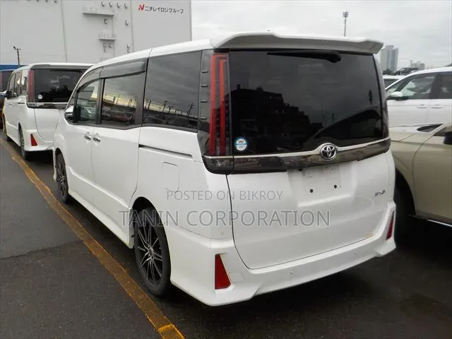 Toyota Noah 2021 Pearl