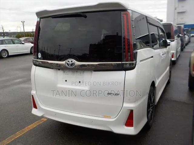 Toyota Noah 2021 Pearl