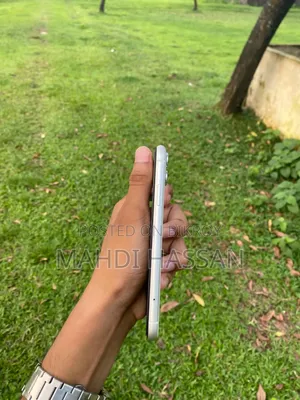 Apple iPhone 11 64 GB White