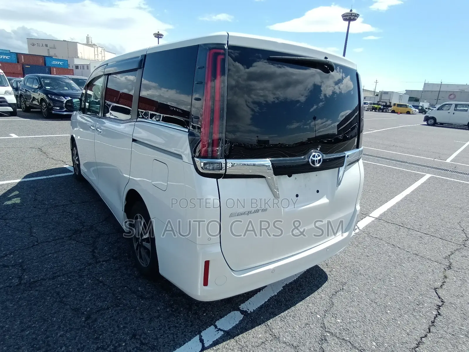 Toyota Esquire 2.0 FWD (8 Seater) 2021 Pearl